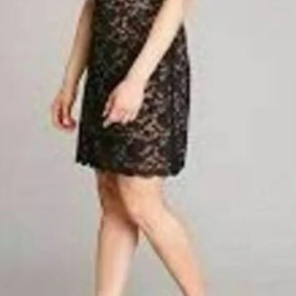 #10❤️ (78) NEW CONNECTED ISABELLE SCALLOPED LACE DRESS - Picture 3 of 6